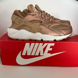 NIKE Air Huaraches 8.5W